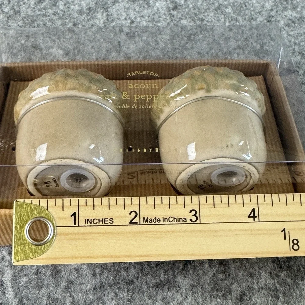 Pottery‎ Barn Salt and Pepper Shakers Acorn Fall Thanksgiving NEW